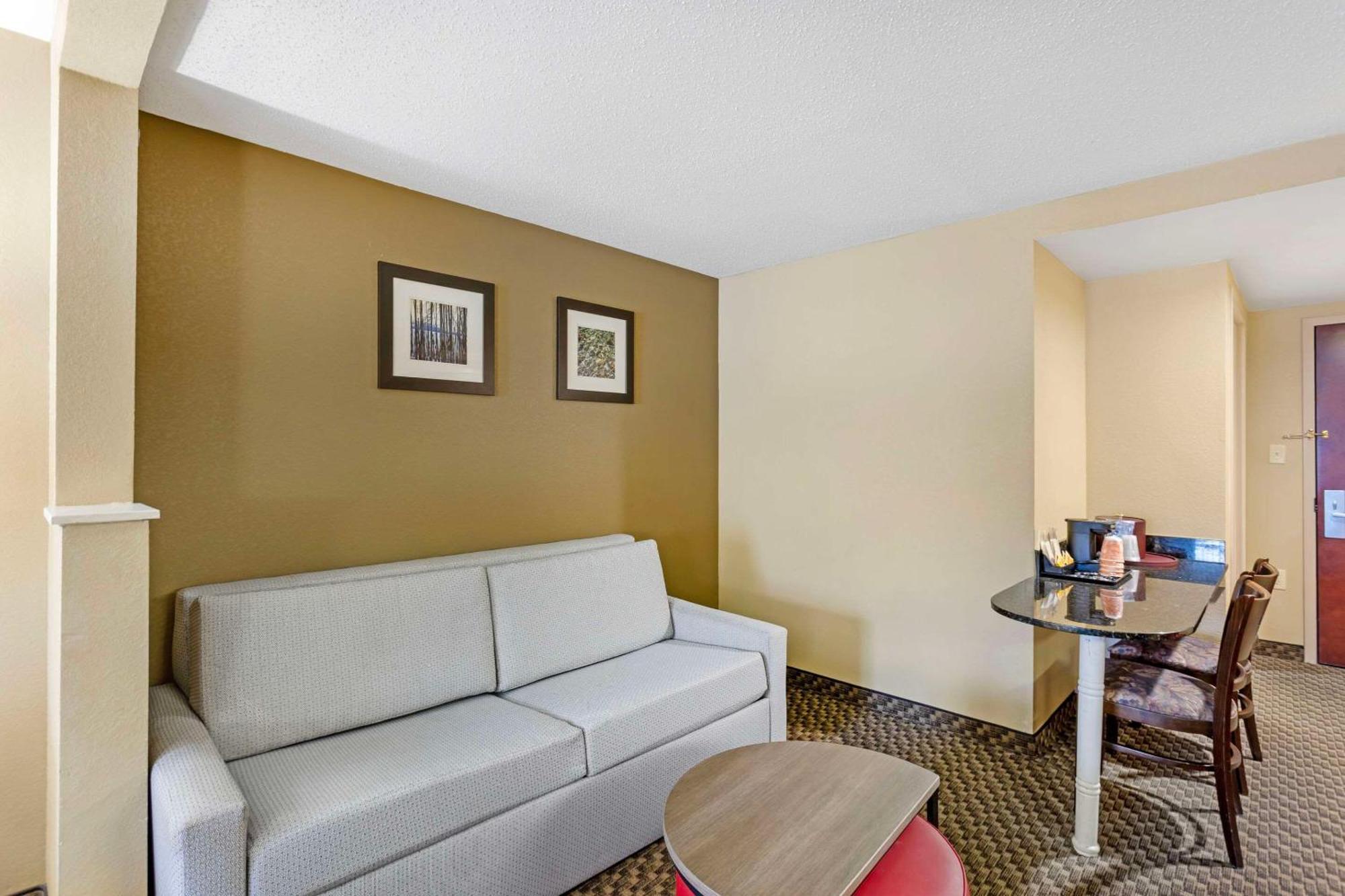 Comfort Inn & Suites Carneys Point מראה חיצוני תמונה