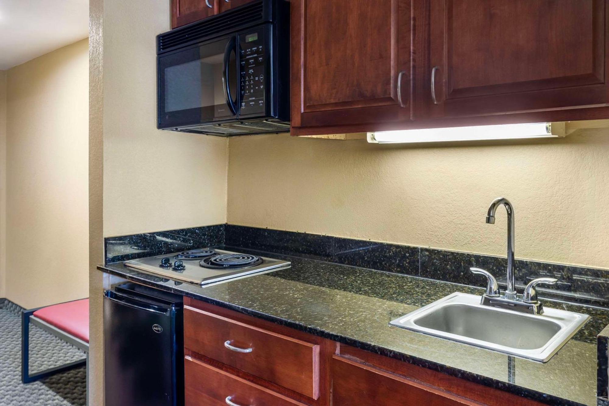 Comfort Inn & Suites Carneys Point מראה חיצוני תמונה
