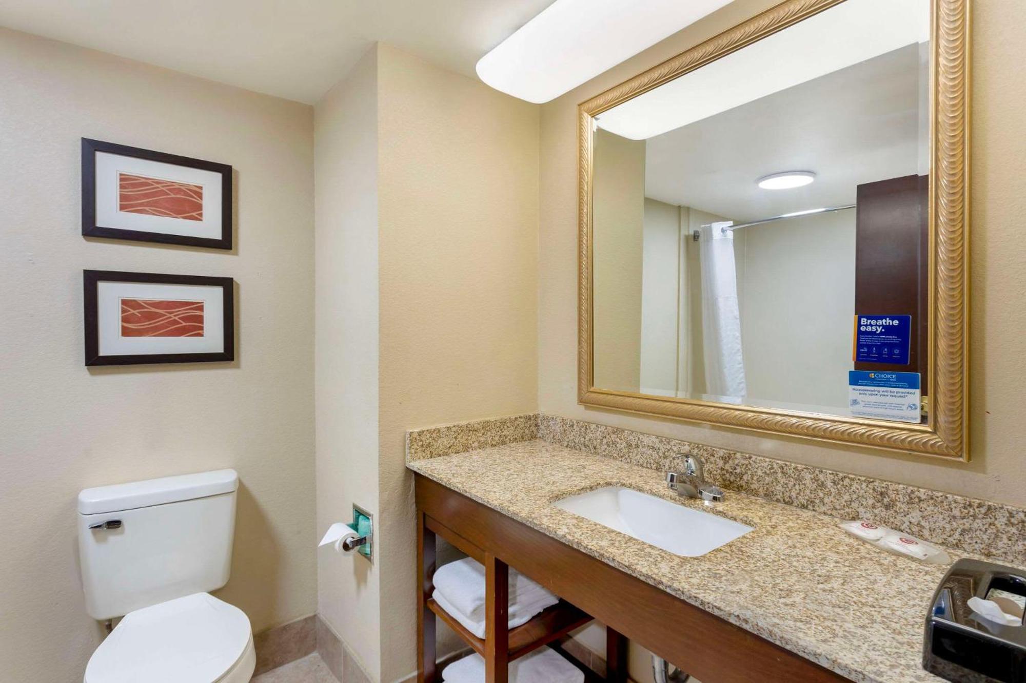 Comfort Inn & Suites Carneys Point מראה חיצוני תמונה