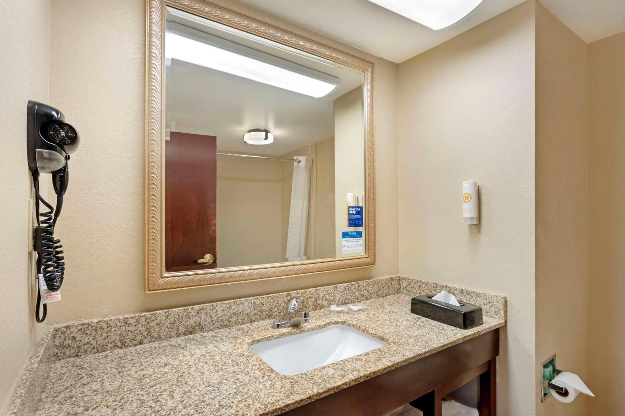 Comfort Inn & Suites Carneys Point מראה חיצוני תמונה