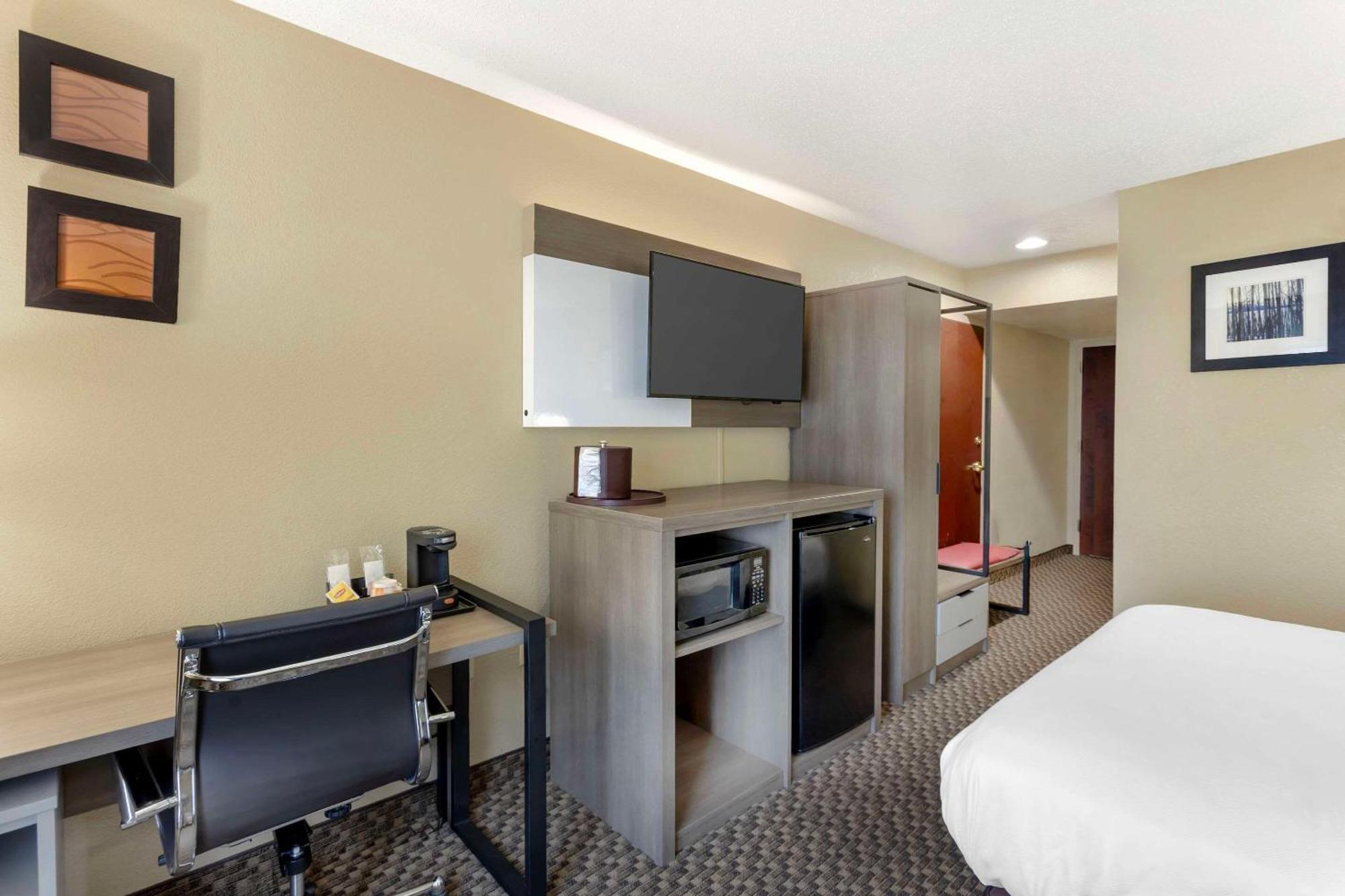 Comfort Inn & Suites Carneys Point מראה חיצוני תמונה